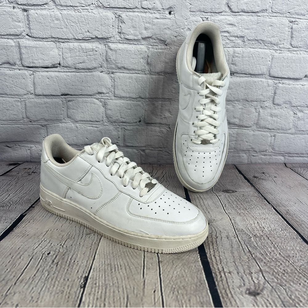 Nike Air Force 1 Shoes sneakers Men's 10.5 White Low 306353-112 Solid